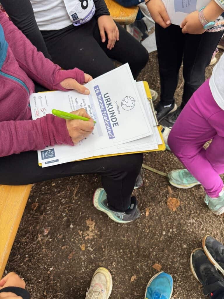 Urkunde für ein Kind des Bonner Friedenslauf 2025